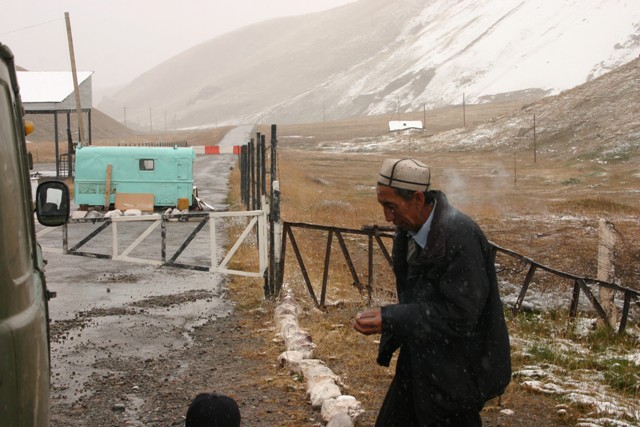 Kirgiz- Tajik border at Shary Tas