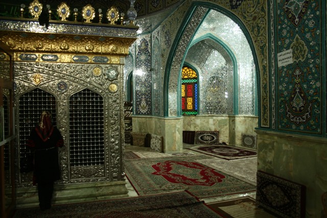 Bisotun, mecset belülről