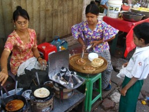 Burma, Yangoon, utcai kifőzde Burma, Yangoon, utcai kifőzde