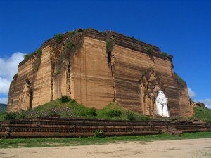 Mingun, a világ legnagyobb sztúpája, Mandalay Mingun, a világ legnagyobb sztúpája, Mandalay
