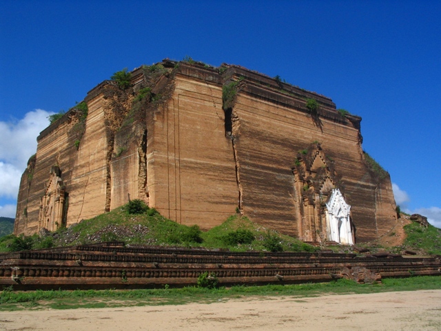 Mingun, a világ legnagyobb sztúpája, Mandalay 