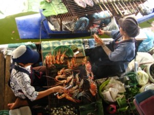 Bangkok, úszó piac