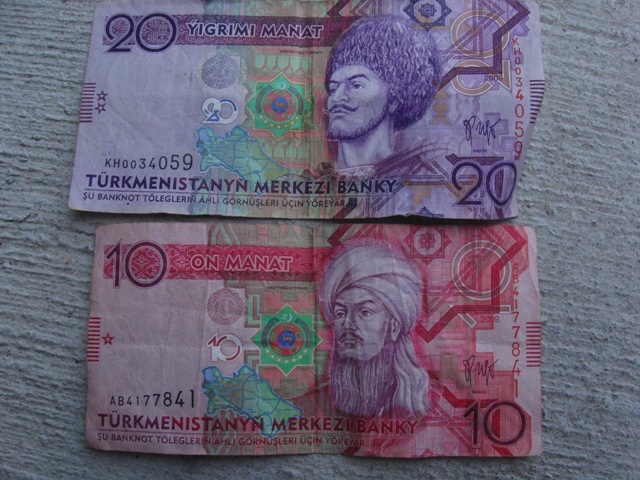 Türkmenisztán új pénzei szépek de drágák