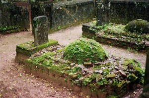 Vietnám, temetők