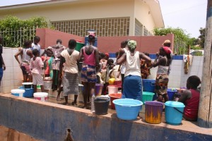Guinea Bissau - vízre várva a fóvárosban
