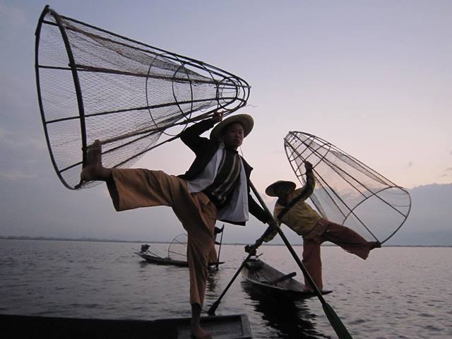Burma Inle tó, halászok