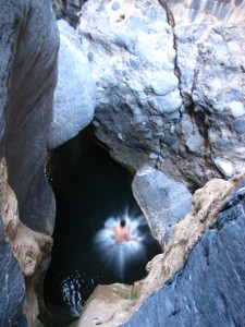 Ománban beugrom a wadi_bani_awf kanyonba