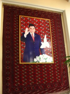 Turkmenbashi az örök fiatal, a türkök türkje