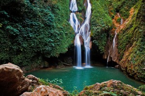 Caburni waterfall Kuba