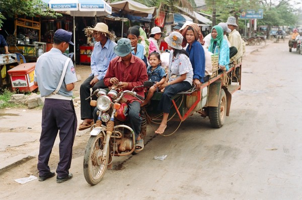 Kambodzsa, közlekedés